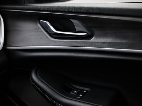 Used 2021 Jeep Grand Cherokee L Limited image 39