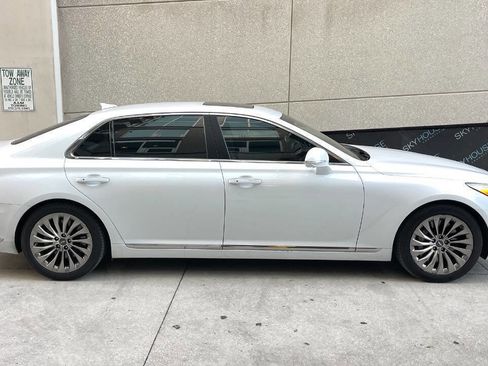 Used 2017 Genesis G90 3.3T Premium image 3