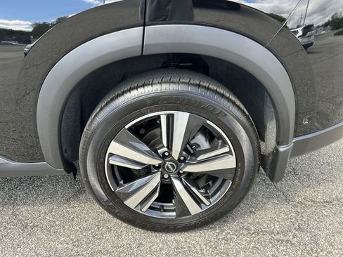 Certified 2025 Nissan Rogue SL AWD/4WD image 11