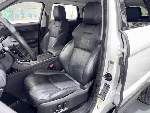 Used 2018 Land Rover Range Rover Evoque SE AWD/4WD image 9