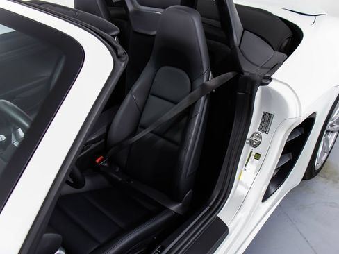 Used 2024 Porsche 718 Boxster S RWD image 6