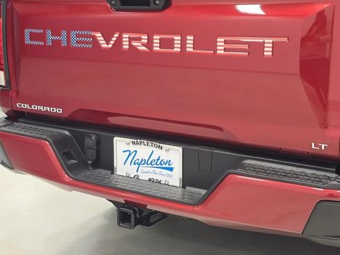 Used 2024 Chevrolet Colorado LT w/ LT Convenience Package II RWD image 6