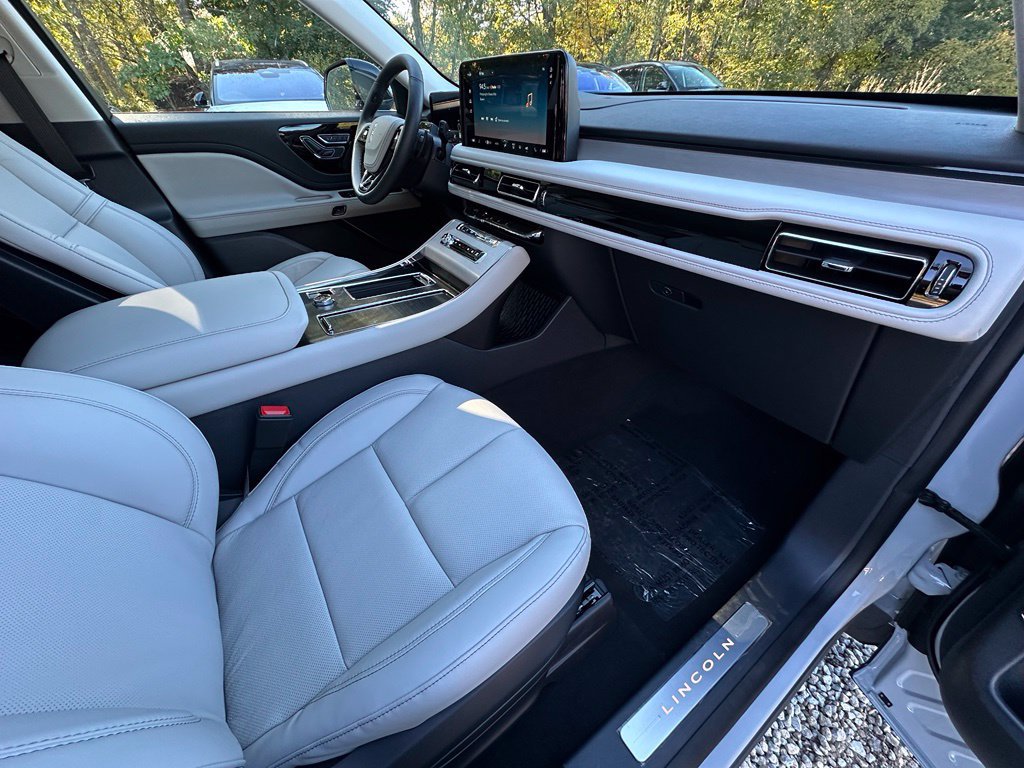 New 2027 Lincoln Aviator Reserve w/ Illumination Package AWD/4WD image 22