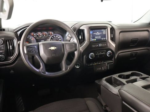 Used 2023 Chevrolet Silverado 1500 Custom AWD/4WD image 2