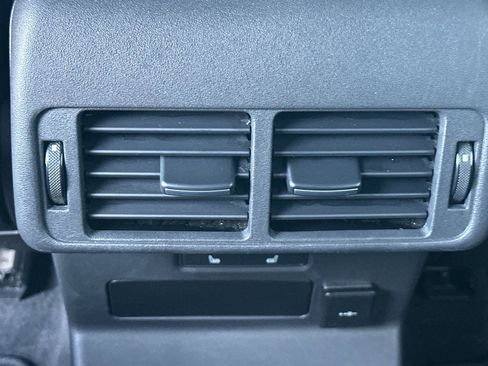 Used 2023 Land Rover Range Rover Velar R-Dynamic S image 16