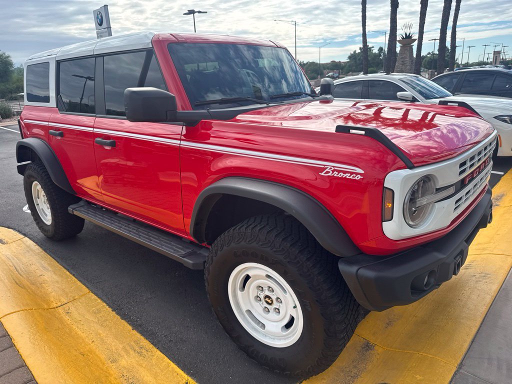 Used 2023 Ford Bronco Heritage Edition AWD/4WD image 2