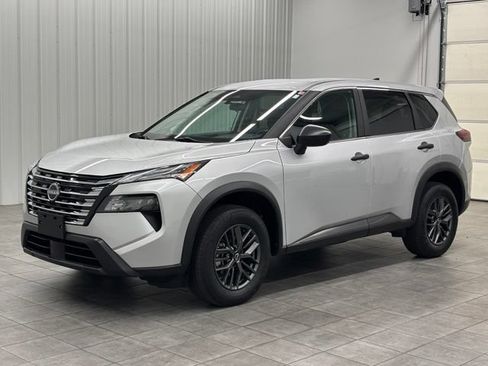 Used 2024 Nissan Rogue S FWD image 5