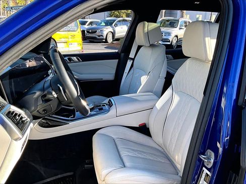 Used 2026 BMW X7 M60i image 8