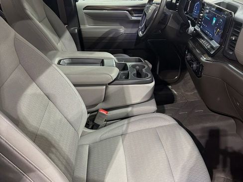Used 2024 Chevrolet Silverado 1500 LT RWD image 5
