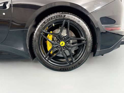 Used 2017 Ferrari California T RWD image 45