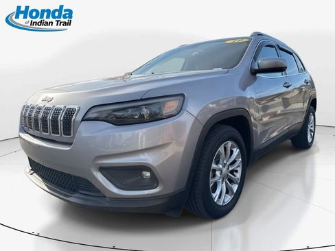Used 2019 Jeep Cherokee Latitude w/ Popular Appearance Group image 1