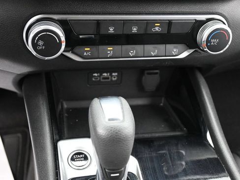 Used 2024 Nissan Altima 2.5 SV FWD image 11