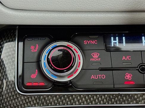 Used 2015 Audi S8 image 25