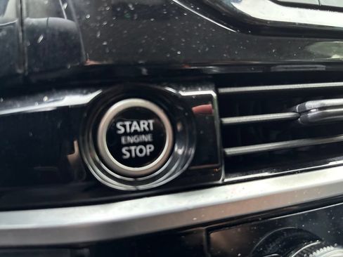 Used 2023 Nissan Pathfinder SV FWD image 14