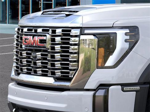 New 2026 GMC Sierra 2500 Denali w/ Denali Reserve Package image 13