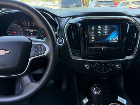 Used 2018 Chevrolet Traverse LS FWD image 11
