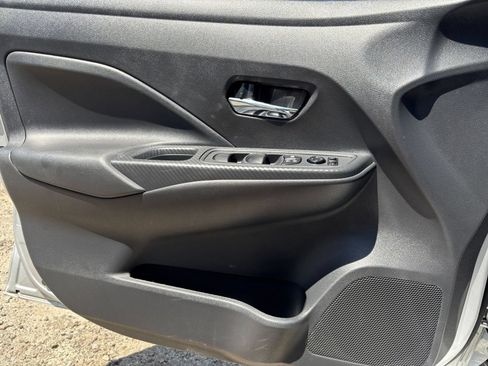 Used 2025 Nissan Versa SV FWD image 18