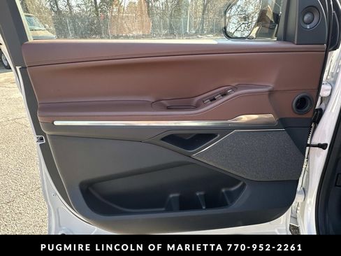 New 2026 Lincoln Navigator L Reserve AWD/4WD image 10