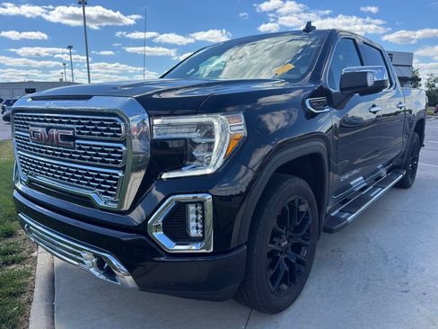 Used 2022 GMC Sierra 1500 Denali w/ Driver Alert Package II AWD/4WD image 3