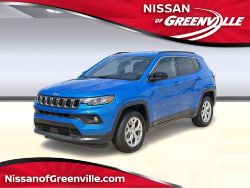 Used 2024 Jeep Compass Latitude AWD/4WD image 1