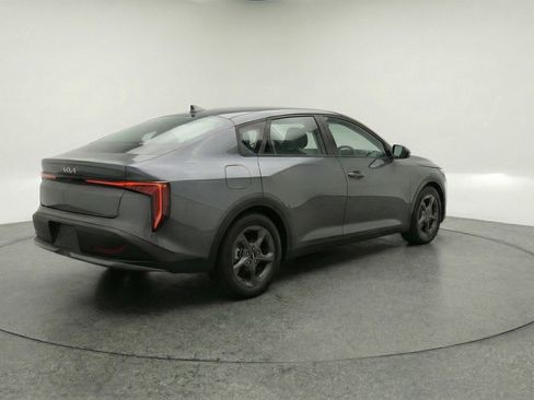 Used 2025 Kia K4 FWD image 9
