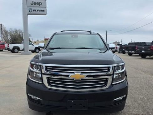 Used 2017 Chevrolet Suburban Premier AWD/4WD image 2