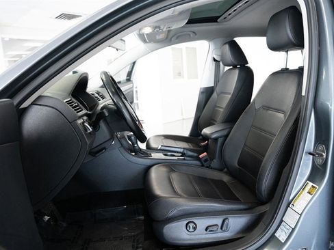 Used 2016 Volkswagen Passat 1.8T SE image 11