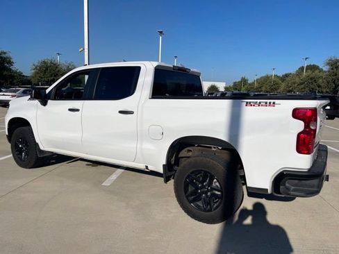 Used 2024 Chevrolet Silverado 1500 Custom Trail Boss w/ LPO, Dark Essentials Package AWD/4WD image 5