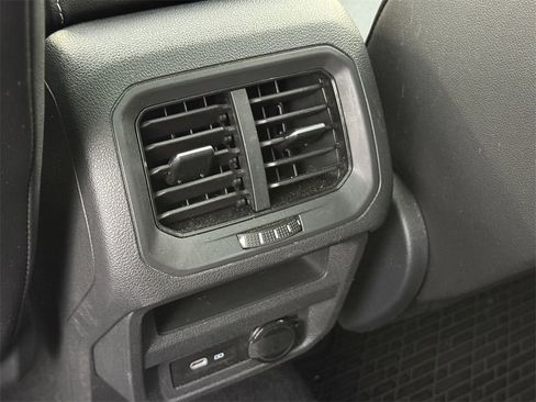 Used 2021 Volkswagen Tiguan S image 27