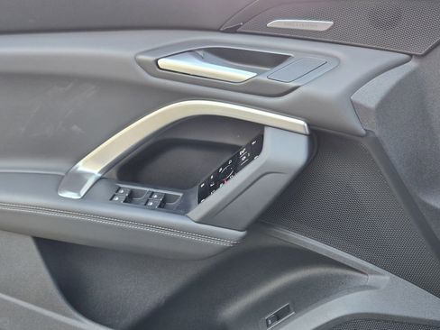 Certified 2025 Audi Q5 Prestige image 28