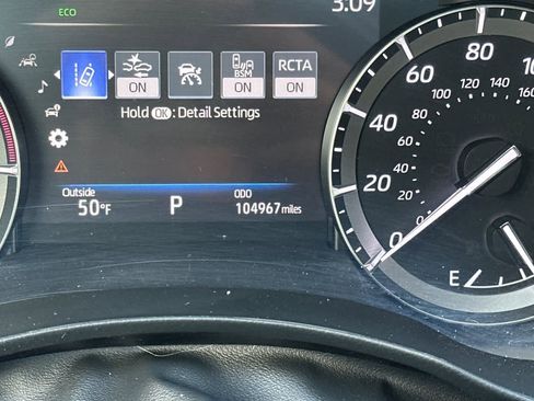 Used 2021 Toyota Highlander XLE image 26