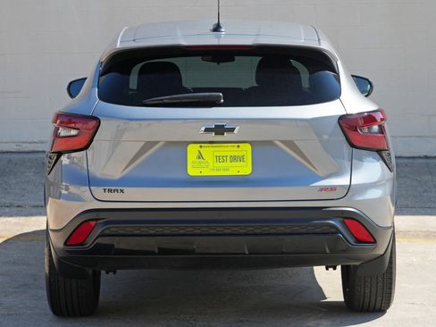 Used 2024 Chevrolet Trax RS w/ Driver Confidence Package FWD image 45