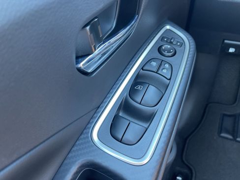 New 2025 Nissan Versa SR image 32