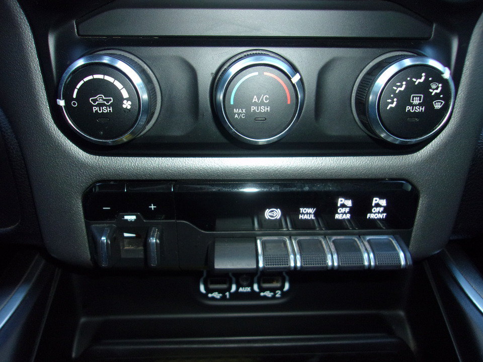 Used 2024 RAM 2500 Big Horn w/ Off Road Package AWD/4WD image 15
