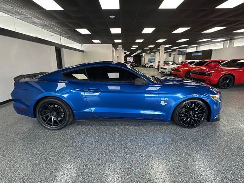 Used 2017 Ford Mustang GT w/ GT Performance Package RWD image 5
