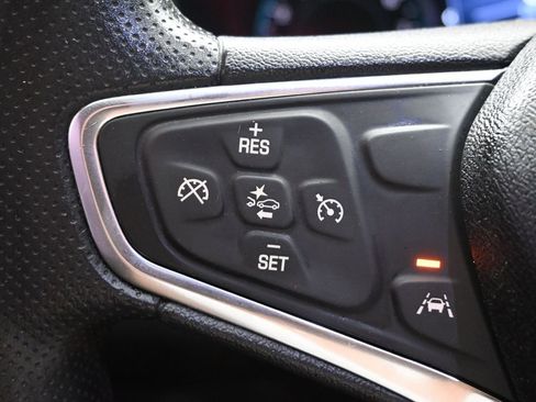 Used 2020 Chevrolet Equinox LT FWD image 29