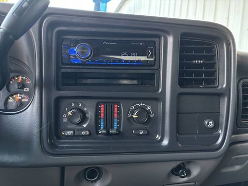 Used 2006 Chevrolet Avalanche Z66 w/ Preferred Equipment Group RWD image 26