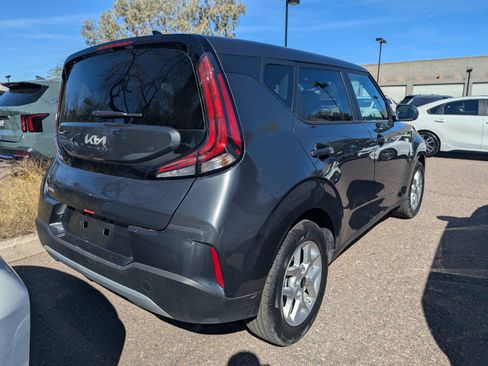 Certified 2025 Kia Soul LX image 3