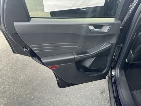 New 2025 Ford Escape ST-Line w/ Tech Pack #1 image 17