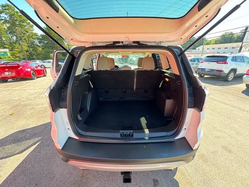 Used 2018 Ford Escape SE w/ SE Sync 3 Package FWD image 24