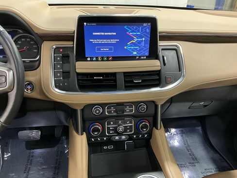 Used 2021 Chevrolet Suburban Premier w/ Premium Package image 7