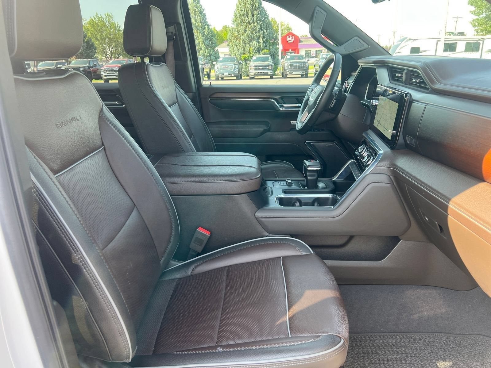 Used 2024 GMC Sierra 1500 Denali w/ Denali Reserve Package AWD/4WD image 14