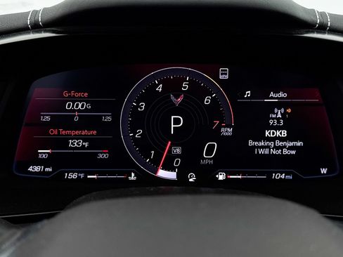 Used 2021 Chevrolet Corvette Stingray Preferred Cpe w/ Engine Appearance Package RWD image 11