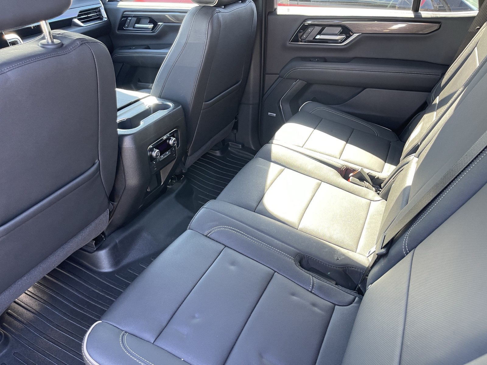 Used 2026 GMC Yukon Elevation RWD image 10