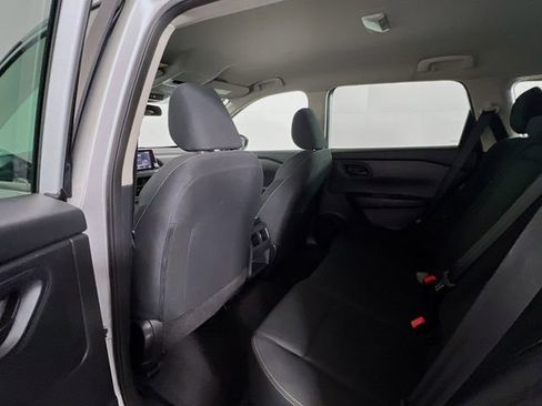 Used 2024 Nissan Rogue S image 19