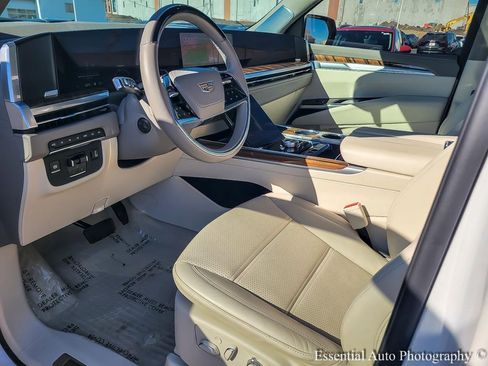 Used 2025 Cadillac Escalade Sport Platinum image 10