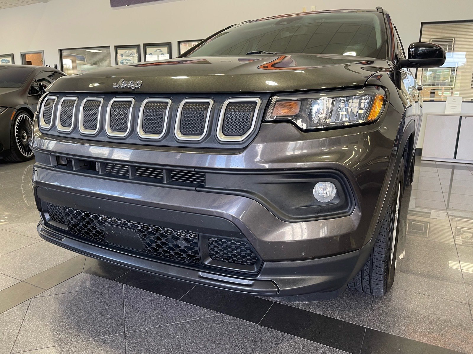 Used 2022 Jeep Compass Latitude FWD image 11