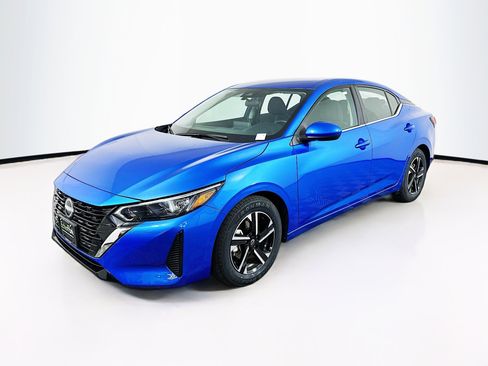 Used 2024 Nissan Sentra SV image 3