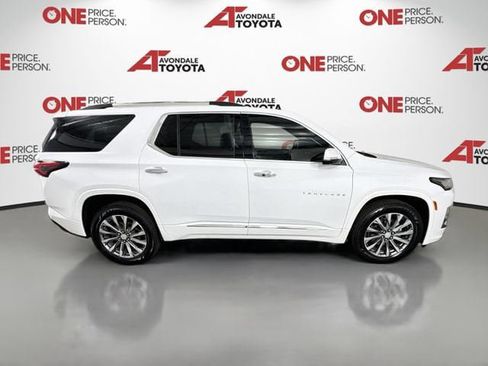 Used 2022 Chevrolet Traverse Premier FWD image 8