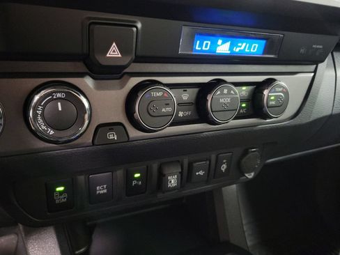 Used 2023 Toyota Tacoma TRD Off-Road w/ Technology Package AWD/4WD image 21